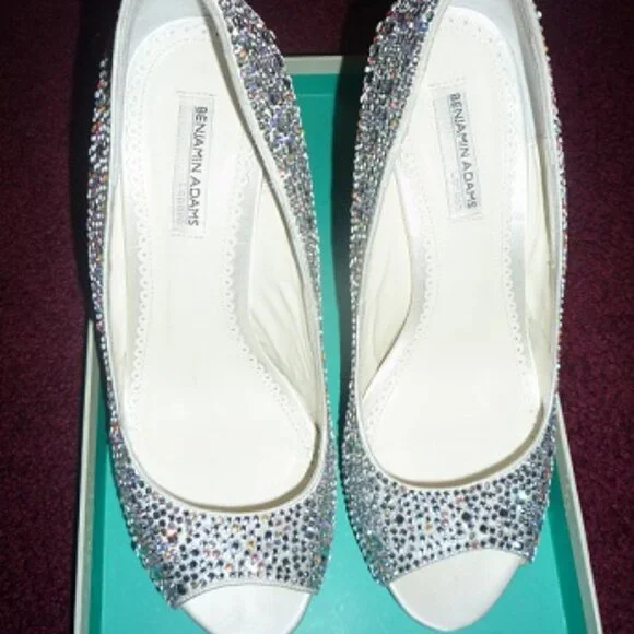 STUNNING BENJAMIN ADAMS RHINESTONE PLATFORM WEDDING HOLDAY HEELS SIZE 9.5 - Picture 3 of 3